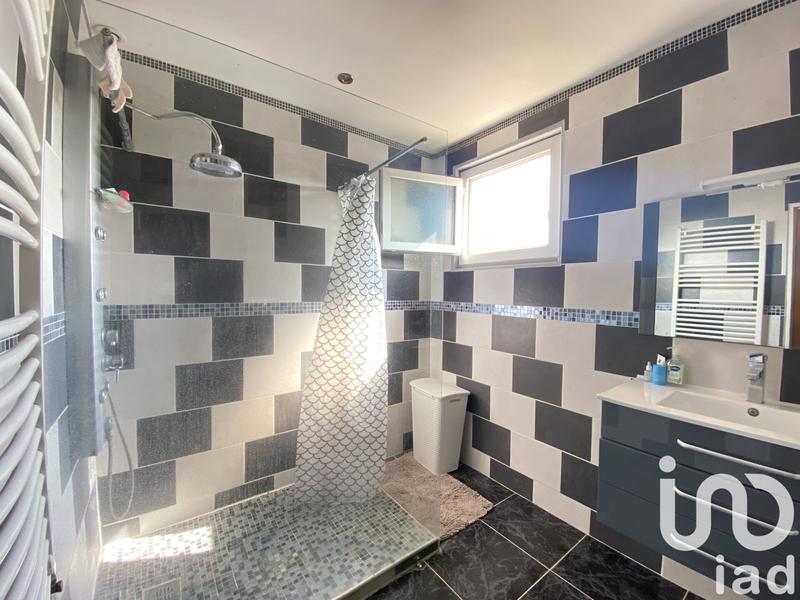 Maison - 99 m² - 5 pièces