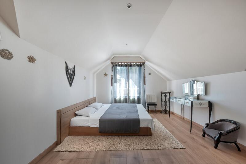 Maison - 140 m² - 5 pièces