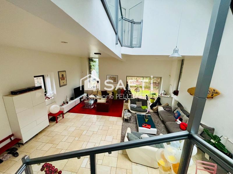 Maison - 201 m² - 6 pièces