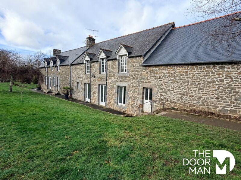 Maison - 247 m² - 9 pièces