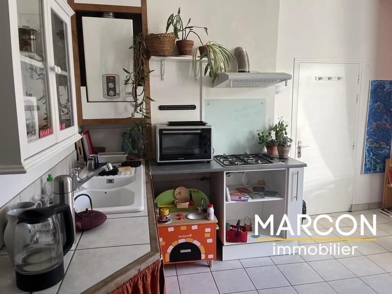 Immeuble - 214 m² - 10 pièces