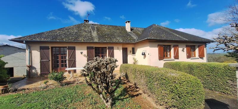 Maison - 131 m² - 8 pièces