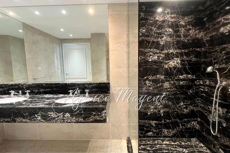 Appartement - 163 m² - 5 pièces