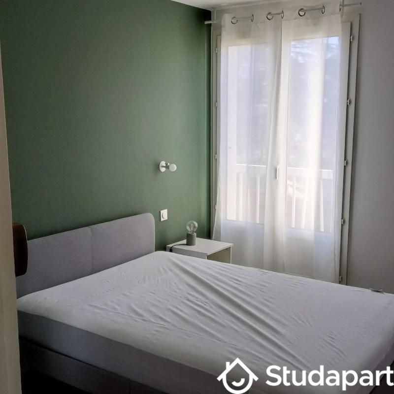 Chambre - 11 m² - 1 pièce