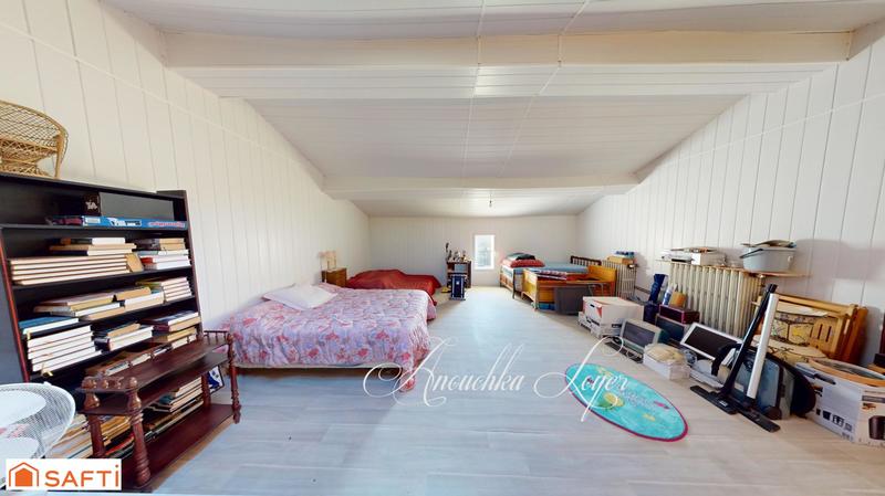 Maison - 280 m² - 9 pièces