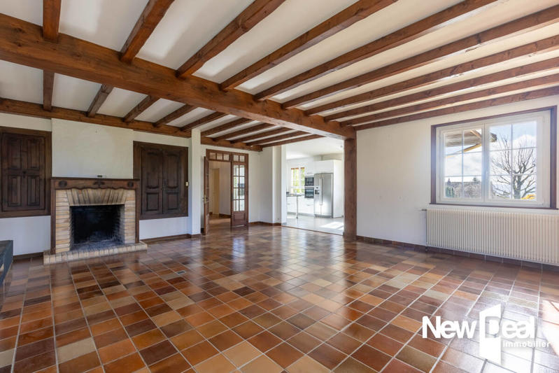 Maison - 230 m² - 7 pièces