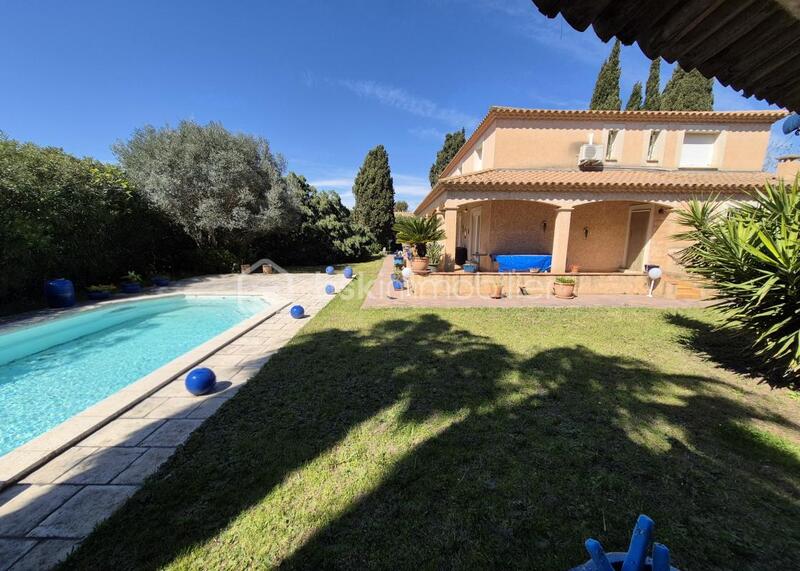 Villa - 201 m² - 5 pièces