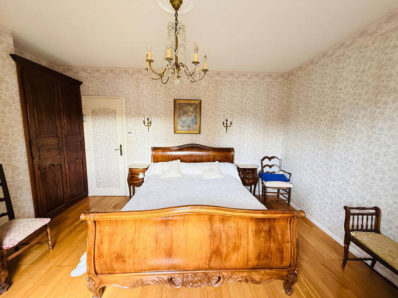 Maison - 195 m² - 7 pièces