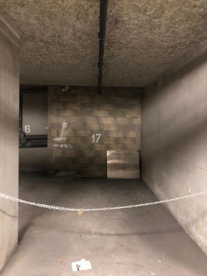 Parking / Garage - 11 m²