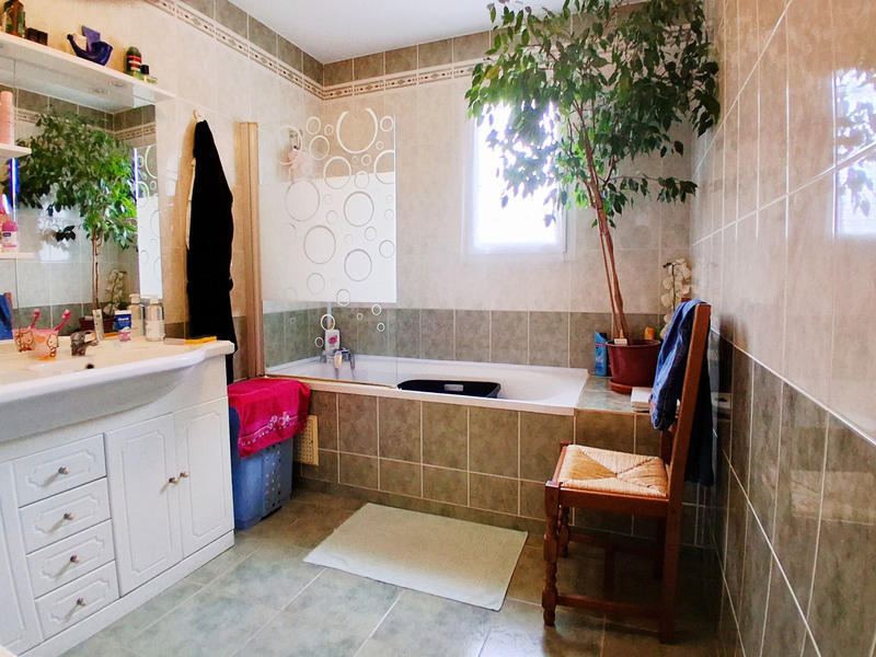 Maison - 92 m² - 4 pièces