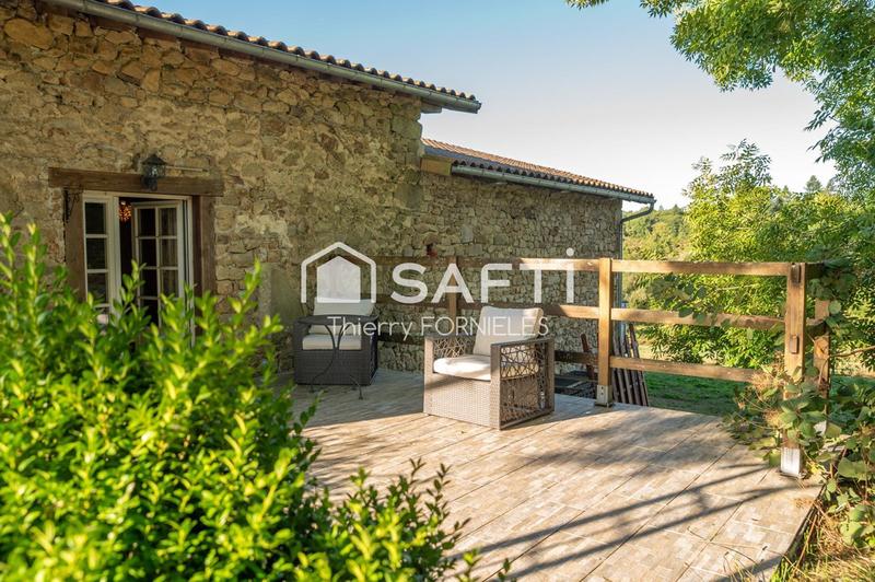 Maison - 232 m² - 7 pièces