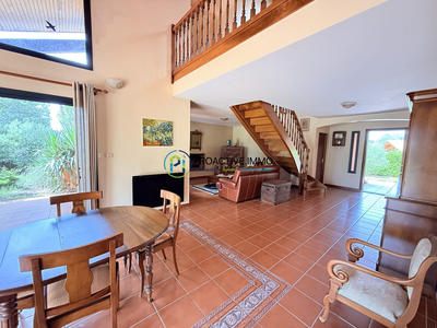 Maison - 198 m² - 6 pièces