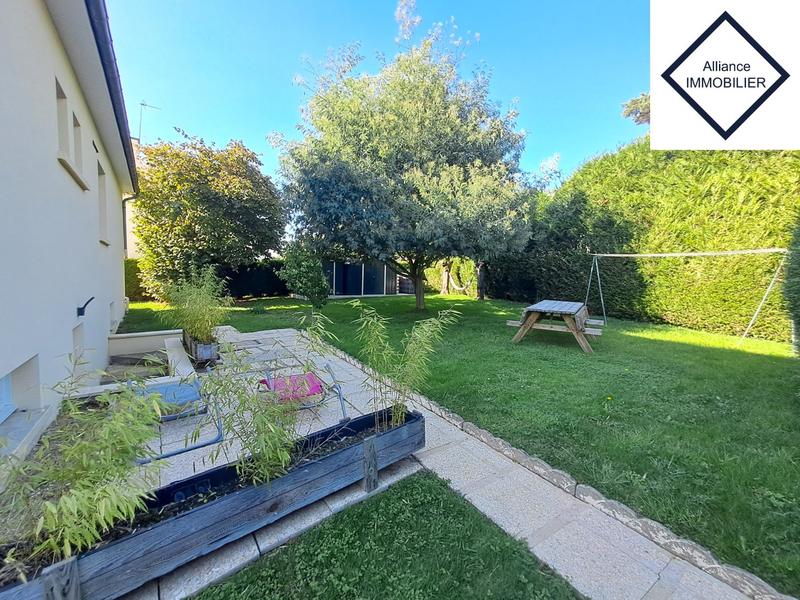 Maison - 137 m² - 9 pièces