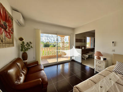 Maison - 224 m² - 9 pièces