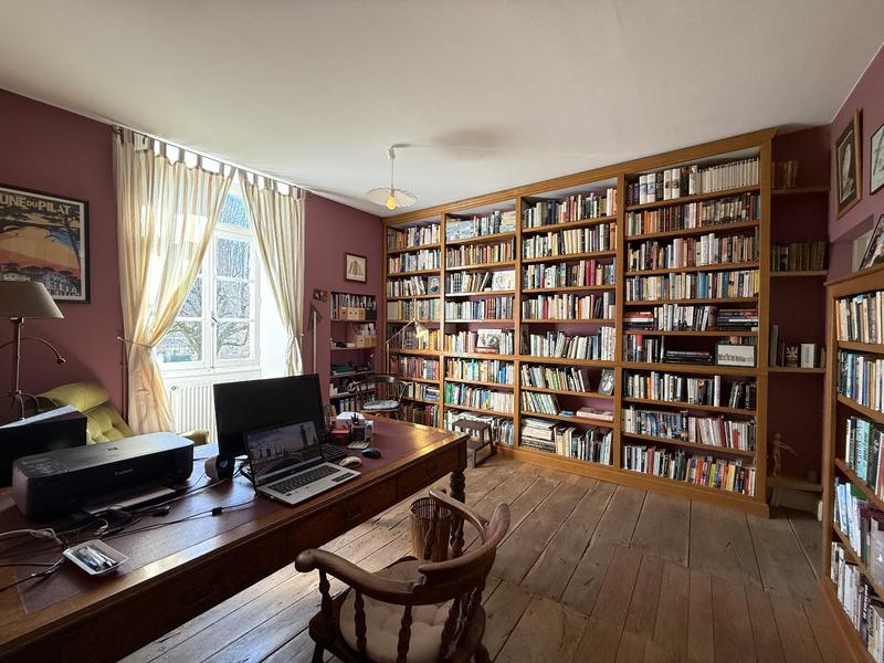 Maison - 238 m² - 7 pièces