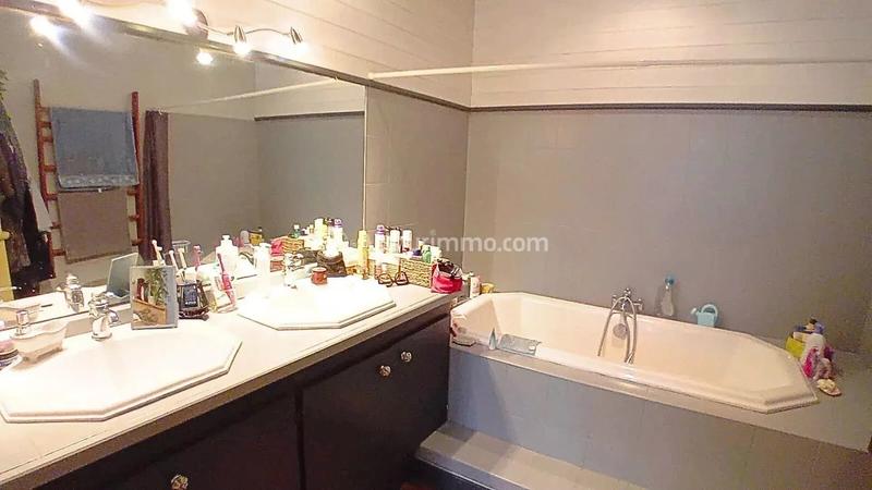 Maison - 335 m² - 6 pièces