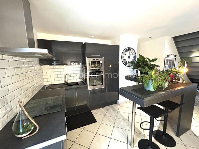 Pavillon - 90 m² - 5 pièces