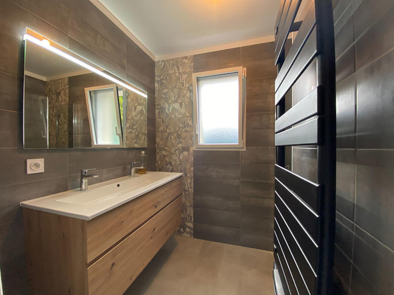 Maison - 102 m² - 4 pièces