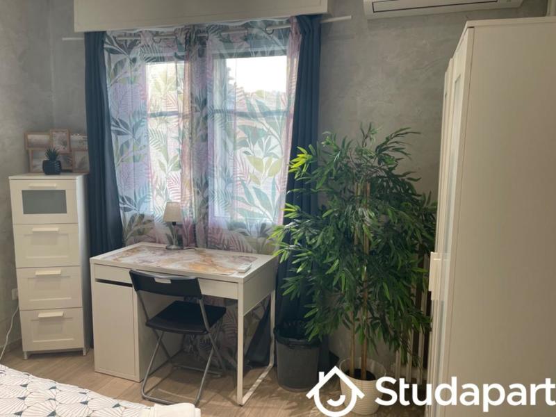 Chambre - 10 m² - 1 pièce