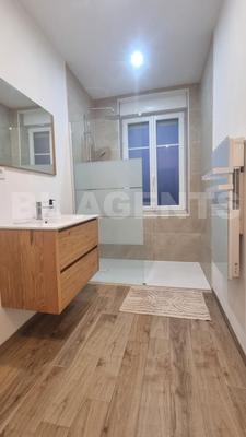 Appartement - 82 m² - 3 pièces