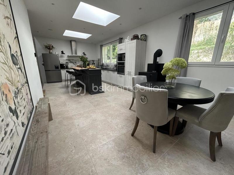 Maison en pierre - 215 m² - 5 pièces