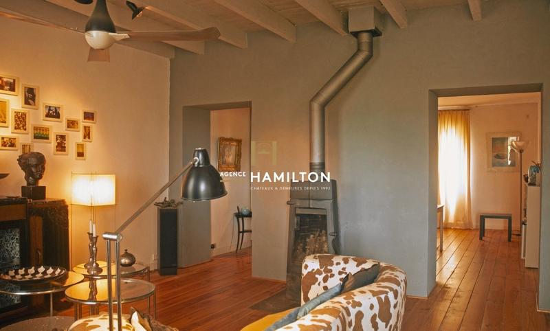 Propriété - 655 m² - 18 pièces