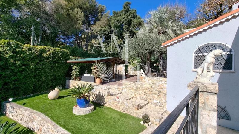 Villa - 404 m² - 10 pièces