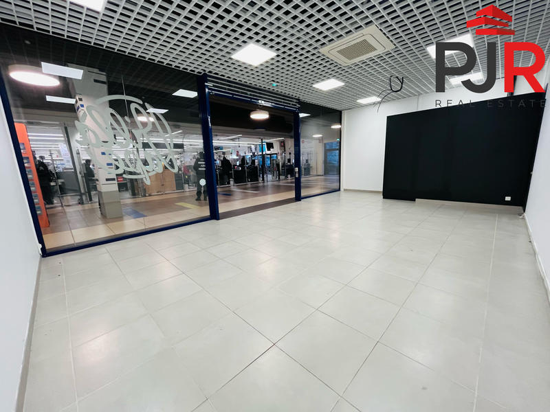 Local commercial - 49 m² - 2 pièces