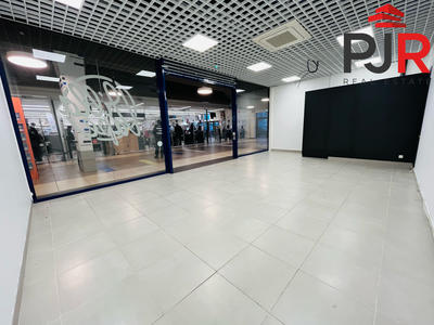 Local commercial - 49 m² - 2 pièces