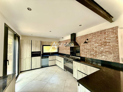 Maison - 192 m² - 7 pièces