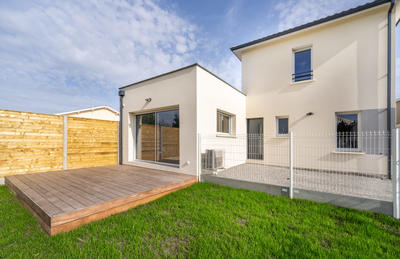 Terrain constructible - 738 m²