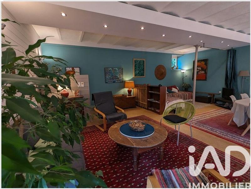 Maison - 425 m² - 11 pièces