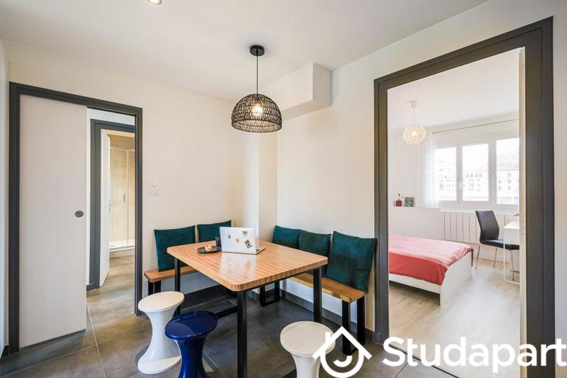 Chambre - 12 m² - 1 pièce