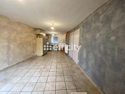 Maison - 99 m² - 5 pièces