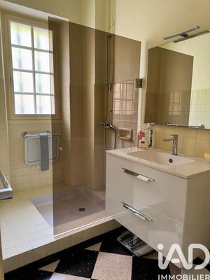 Maison - 250 m² - 8 pièces