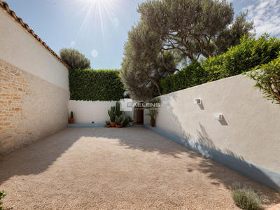 Maison - 229 m² - 6 pièces