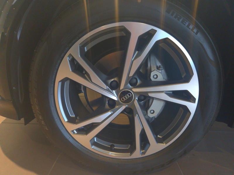 Audi e-tron Q6 306 ch 100 kWh performance s line