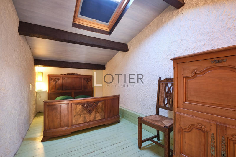 Maison - 240 m² - 8 pièces