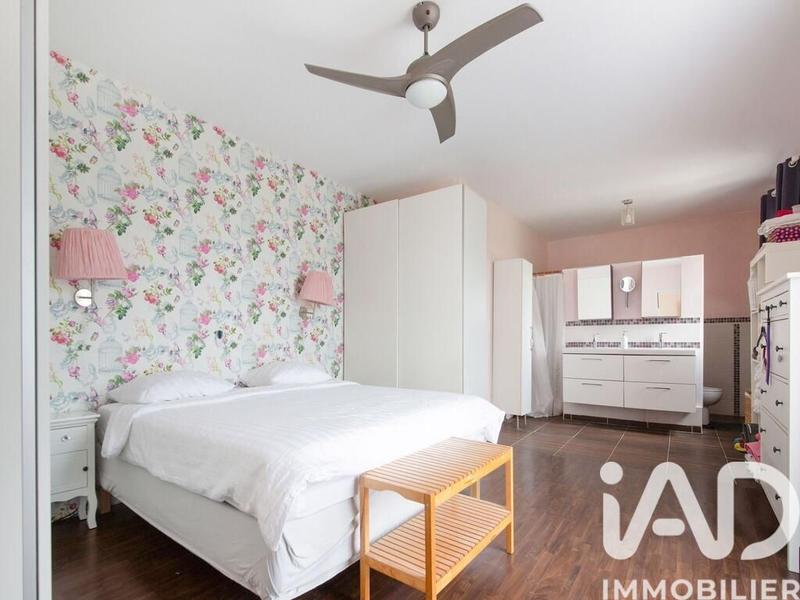 Maison - 300 m² - 9 pièces