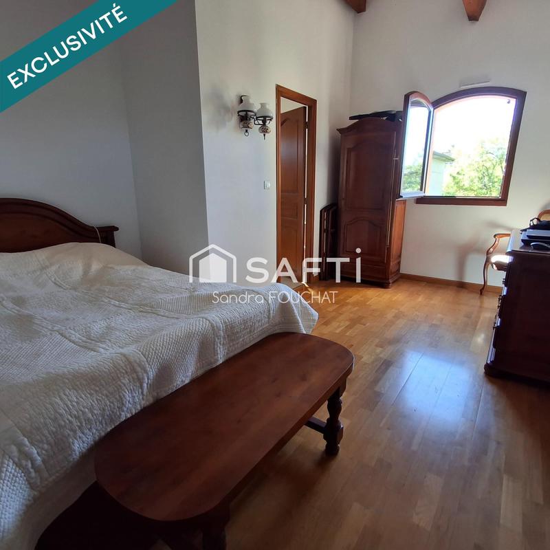 Maison - 252 m² - 7 pièces