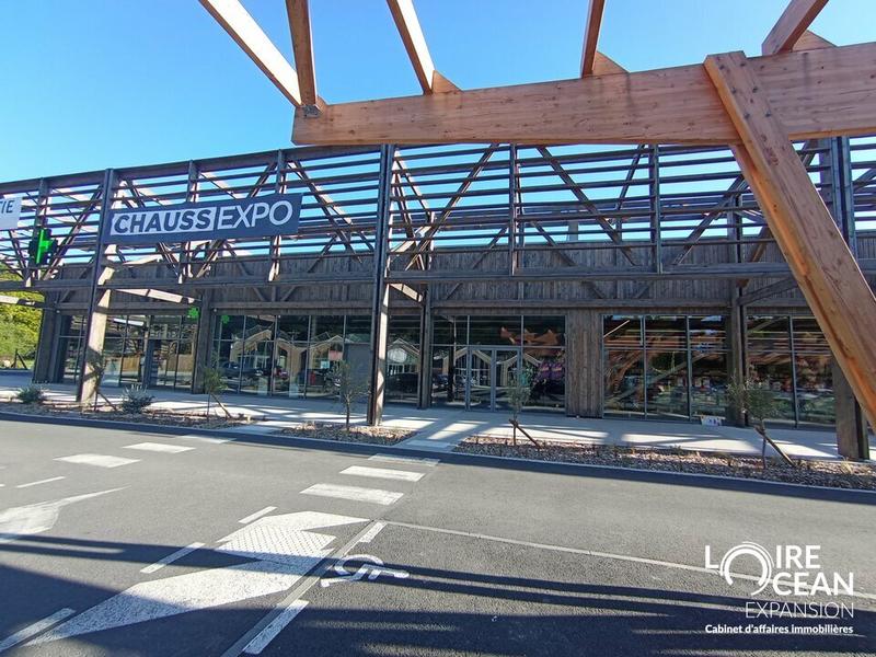 Local commercial - 560 m²