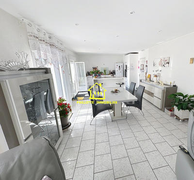 Maison - 100 m² - 4 pièces