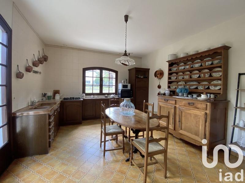 Maison - 230 m² - 7 pièces