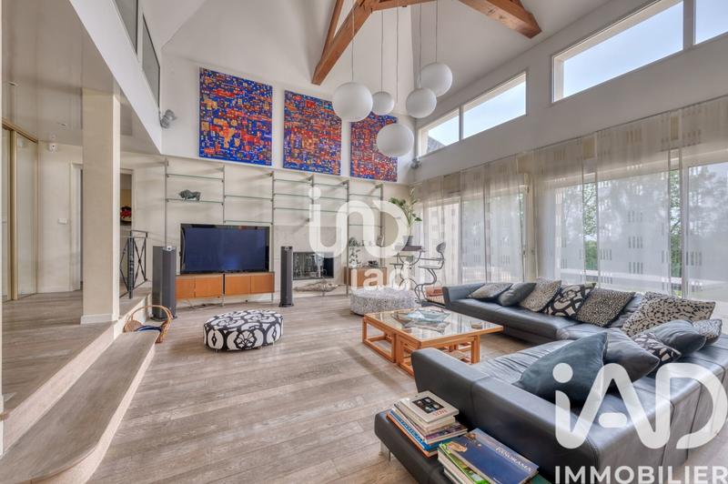 Maison - 275 m² - 8 pièces