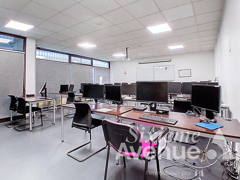 Local commercial - 280 m² - 7 pièces