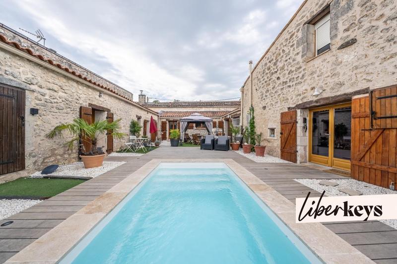 Corps de ferme - 201 m² - 6 pièces