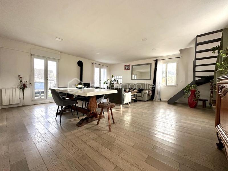 Maison - 98 m² - 5 pièces