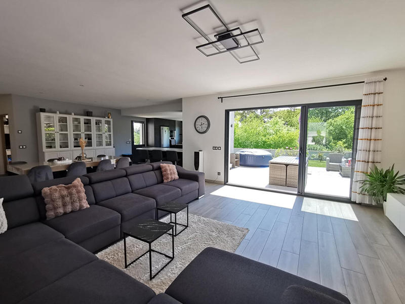 Maison - 171 m² - 7 pièces