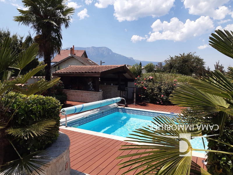 Maison - 270 m² - 8 pièces