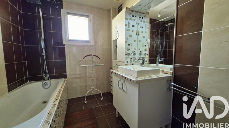 Maison - 80 m² - 5 pièces